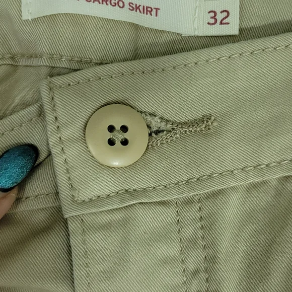 Levi’s 94 Cargo Skirt Khaki Size 30"/ 10 Mini Retro Tan Beige 100% Cotton - Picture 3 of 4
